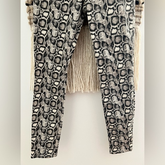 Good American Beige Snake Print Skinny Pants - Picture 10 of 12